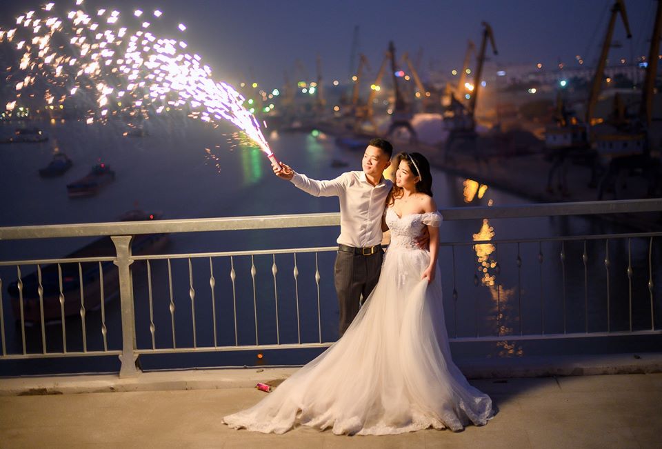 Phong cách chụp ảnh cưới Hàn Quốc đang rất phổ biến hiện nay và chúng tôi đang cung cấp dịch vụ chụp ảnh cưới theo phong cách này tại Hải Phòng. Hãy để chúng tôi giúp bạn tạo nên một bộ ảnh cưới đẹp và ấn tượng.