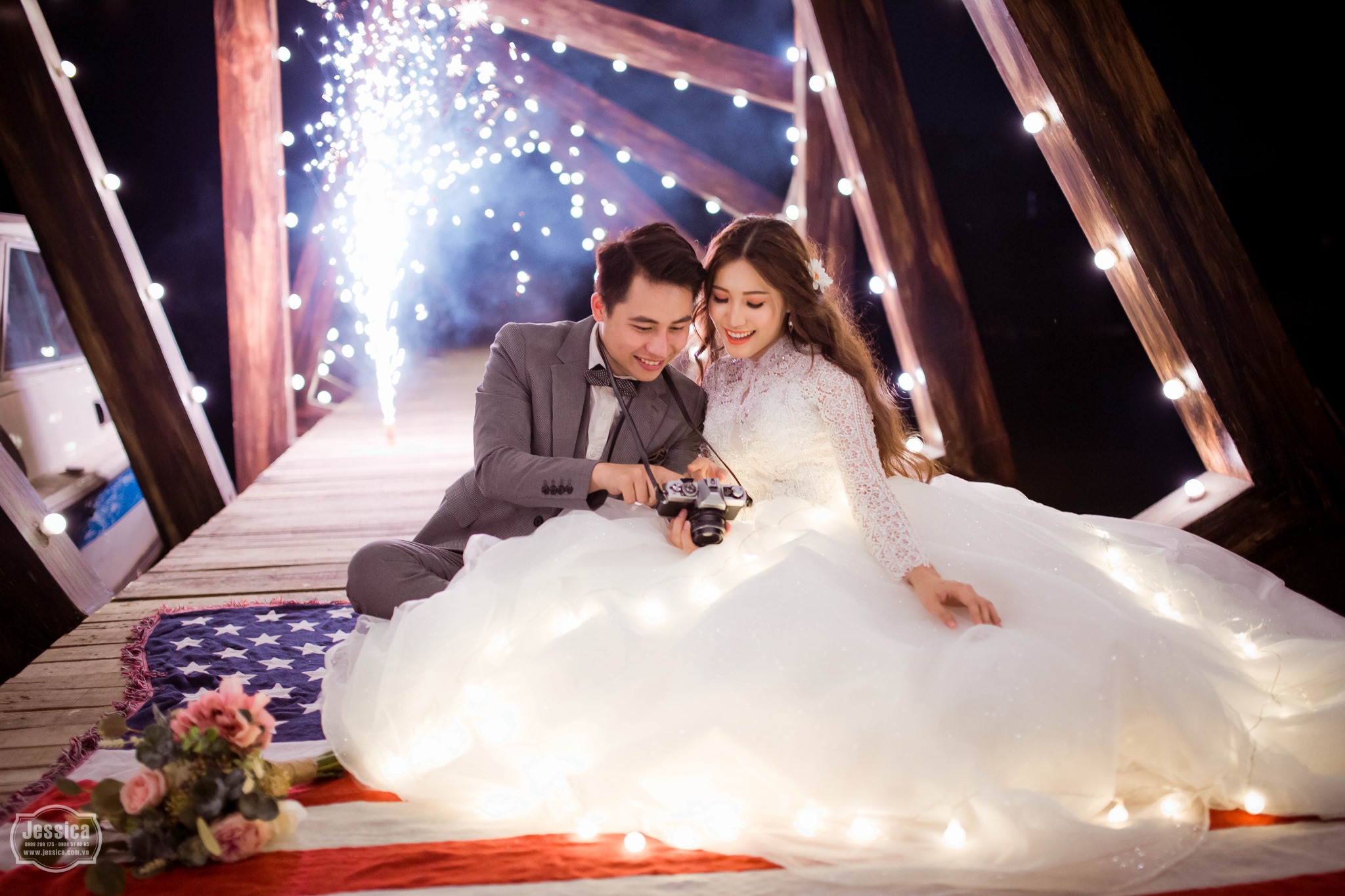 Studio chụp ảnh cưới quận Tân Phú chúng tôi luôn sẵn sàng thực hiện ước mơ của bạn với chất lượng tốt nhất. Hãy đến với chúng tôi để trải nghiệm dịch vụ chụp ảnh cưới chuyên nghiệp, nghệ thuật và đầy tính sáng tạo.