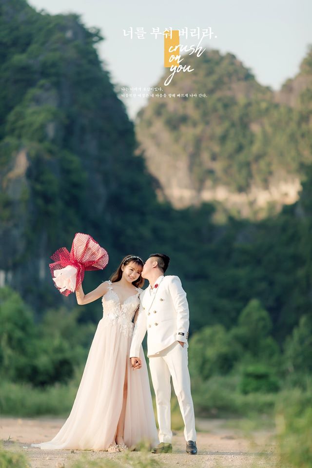 Phong cách Hàn Quốc trong ảnh cưới là một xu hướng thịnh hành trong thời gian gần đây. Nó mang lại cho các bức ảnh cưới sự ấn tượng và sáng tạo, đồng thời phản ánh phong cách cuộc sống hiện đại. Bạn sẽ có được một bức ảnh cưới độc đáo, trẻ trung và đầy sáng tạo khi chọn phong cách chụp ảnh Hàn Quốc.